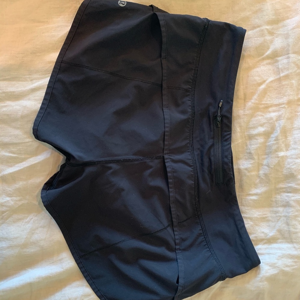 EUC 2.5” lulu speed shorts - Picture 5 of 6